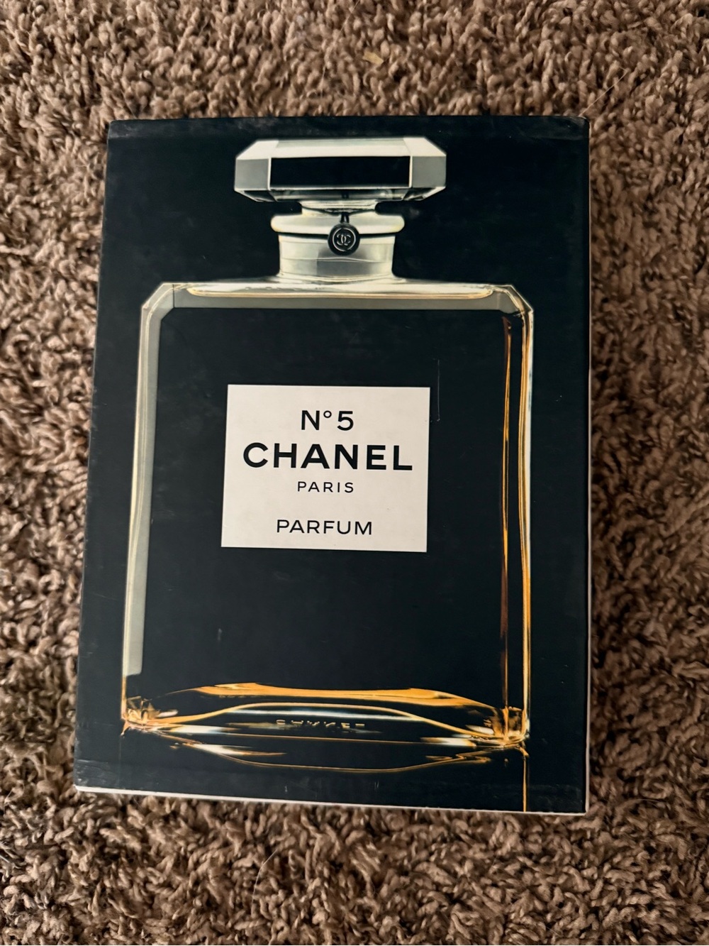 Chanel 3 book set with Iconic Black & White Design slip cover - Picture 3 of 10